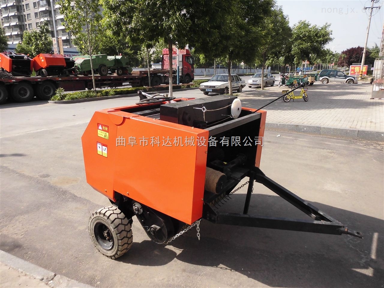 自动捡拾行走圆捆打捆机 自动捡拾行走圆捆打捆机